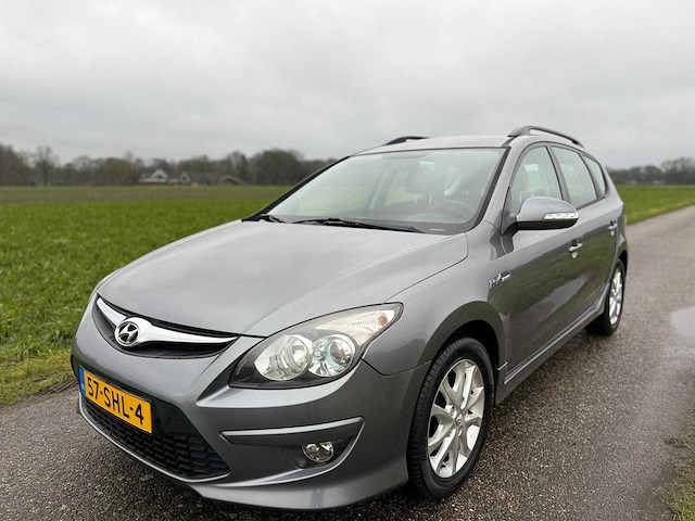 Hyundai - i30 cw - 1.4i i-motion bns. - 57-shl-4 - 2011 - afbeelding 1 van  11