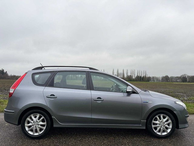 Hyundai - i30 cw - 1.4i i-motion bns. - 57-shl-4 - 2011 - afbeelding 8 van  11