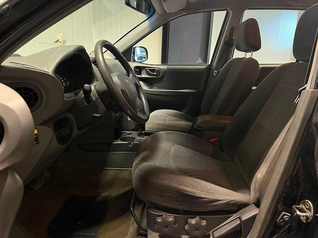 Hyundai - santa fe - 2.7i v6 4wd style 30-nb-nl 2003 iaw - afbeelding 15 van  16