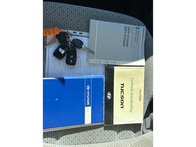 Hyundai - tucson - 2.0i dynamic - car - 2005 - afbeelding 9 van  32