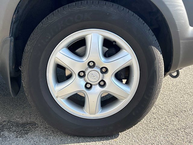 Hyundai - tucson - 2.0i dynamic - car - 2005 - afbeelding 15 van  32