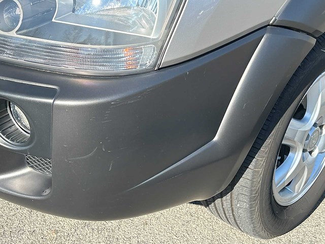 Hyundai - tucson - 2.0i dynamic - car - 2005 - afbeelding 18 van  32