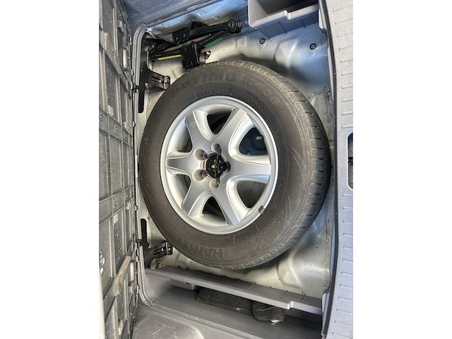 Hyundai - tucson - 2.0i dynamic - car - 2005 - afbeelding 23 van  32