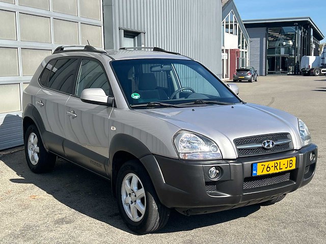 Hyundai - tucson - 2.0i dynamic - car - 2005 - afbeelding 25 van  32