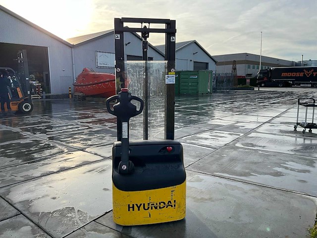 Hyundai 10ls-7ndvc34 stacker - afbeelding 9 van  10