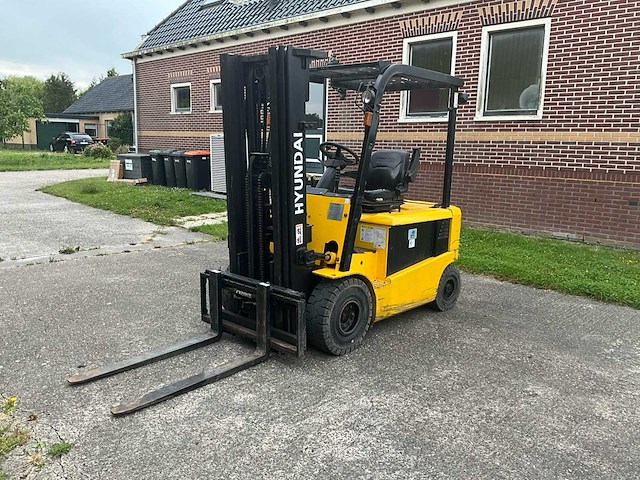 Hyundai 25bh-7 vorkheftruck - afbeelding 1 van  25