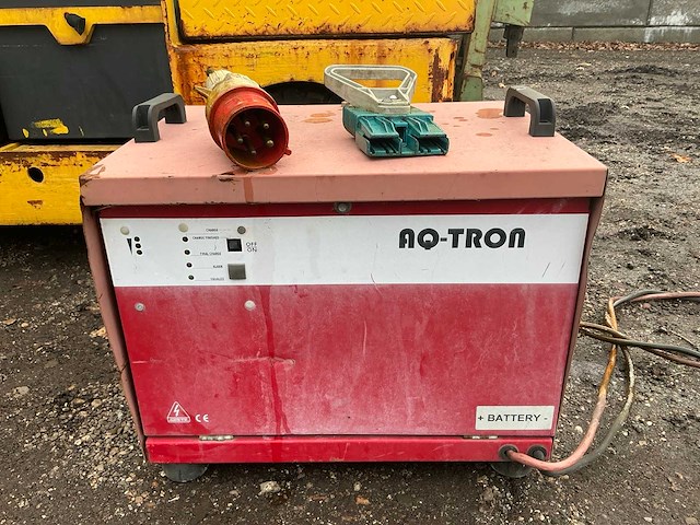 Hyundai 40t-7 industriële trekker defect - afbeelding 10 van  22