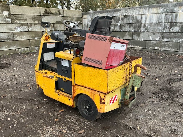 Hyundai 40t-7 industriële trekker defect - afbeelding 16 van  22