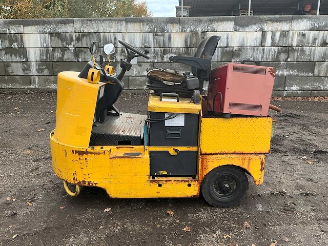 Hyundai 40t-7 industriële trekker defect - afbeelding 12 van  22