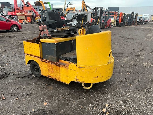 Hyundai 40t-7 industriële trekker defect - afbeelding 1 van  1