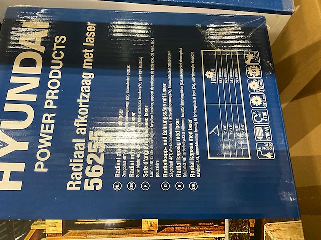 Hyundai 56255 afkort- / verstekzaag 1700w (3x) - afbeelding 2 van  10