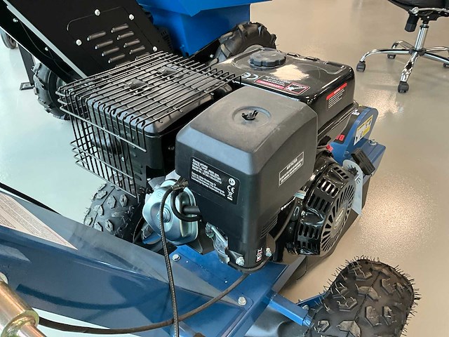 Hyundai 57391 stronkenfreesmachine - afbeelding 8 van  10