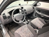Hyundai accent 1.3i active young | 72-sg-sj - afbeelding 6 van  18