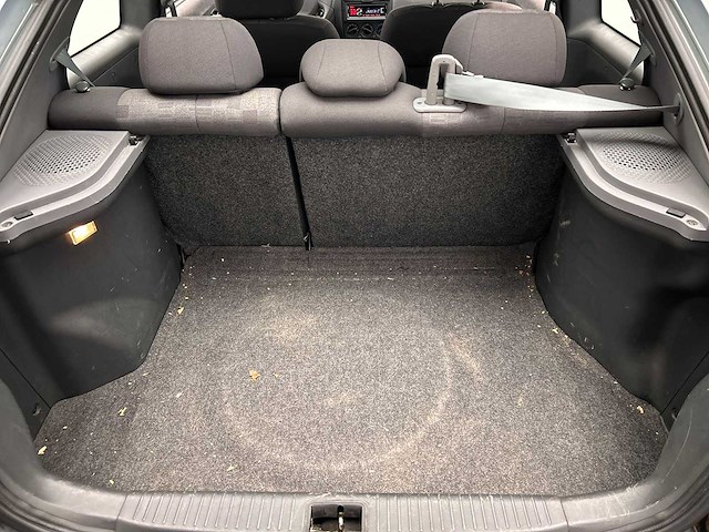 Hyundai accent 1.3i active young | 72-sg-sj - afbeelding 8 van  18