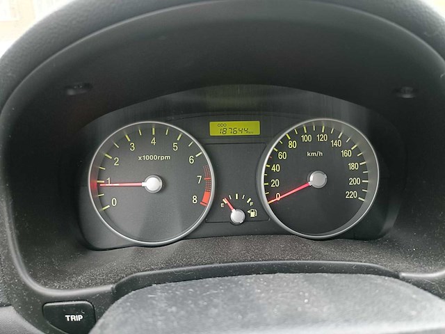 Hyundai accent 1.4i dynamic, 18-tf-kx - afbeelding 4 van  13