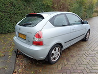 Hyundai accent 1.4i dynamic, 18-tf-kx - afbeelding 6 van  13