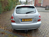 Hyundai accent 1.4i dynamic, 18-tf-kx - afbeelding 10 van  13