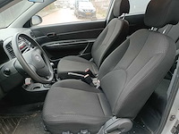 Hyundai accent 1.4i dynamic, 18-tf-kx - afbeelding 12 van  13