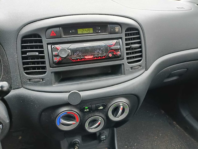 Hyundai accent 1.4i dynamic, 18-tf-kx - afbeelding 13 van  13