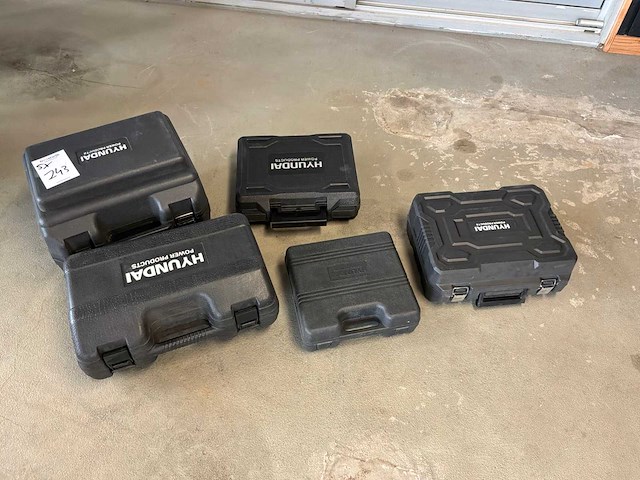 Hyundai gereedschapskoffer (5x) - afbeelding 1 van  3