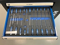 Hyundai gereedschapswagen met inhoud - afbeelding 6 van  11