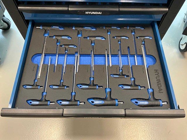 Hyundai gereedschapswagen met inhoud - afbeelding 6 van  9