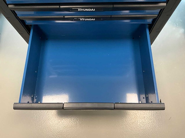 Hyundai gereedschapswagen met inhoud - afbeelding 8 van  9