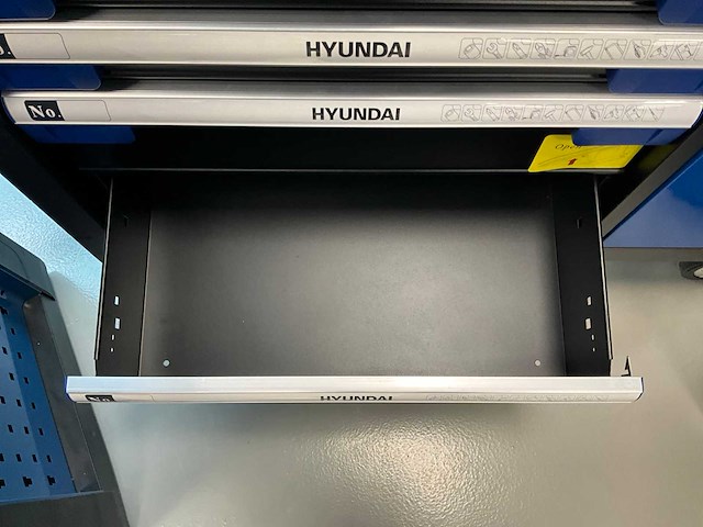 Hyundai gereedschapswagen met inhoud - afbeelding 11 van  11