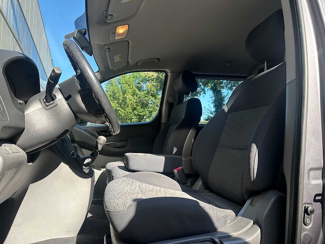Hyundai h-1 h 300 2.5 crdi dynamic dubbel cabine 168pk 2009 (origineel-nl), 5-vbr-80 - afbeelding 13 van  34