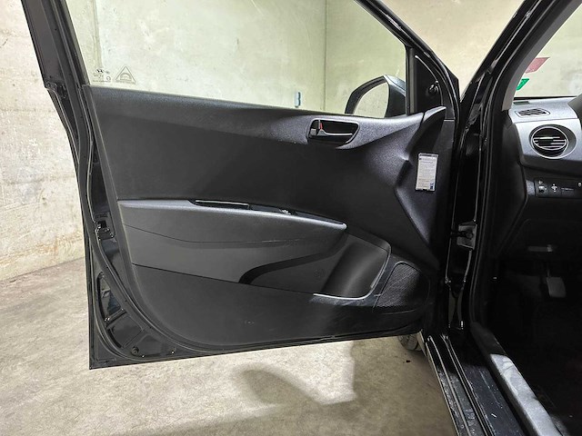 Hyundai i10 1.0i i-motion 67pk 2018 (origineel-nl), px-587-k - afbeelding 16 van  36