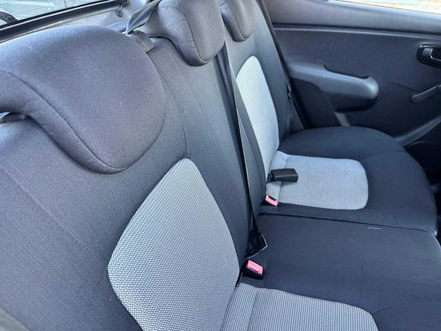 Hyundai i10 1.1 active cool 93-gjp-4 - afbeelding 16 van  16