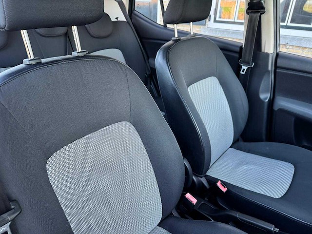 Hyundai i10 1.1 active cool 93-gjp-4 - afbeelding 13 van  15