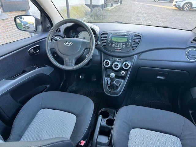 Hyundai i10 1.1 active cool 93-gjp-4 - afbeelding 1 van  2
