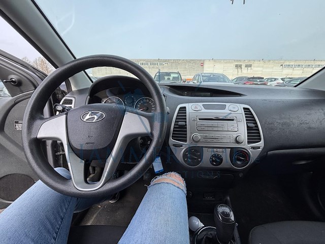 Hyundai i20 1.2i comfort, 2011 - afbeelding 6 van  32