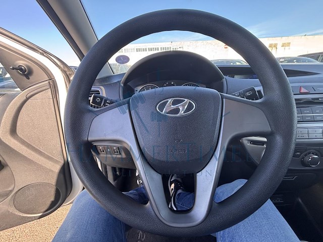 Hyundai i20 1.2i comfort, 2013 - afbeelding 11 van  31