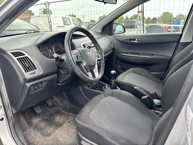 Hyundai i20 1.2i comfort, 2014 - afbeelding 2 van  29