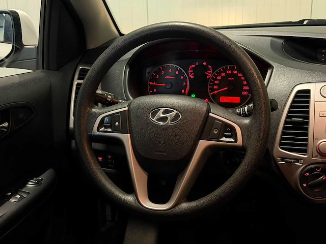 Hyundai i20 1.2i dynamic 2009 | 23-jtb-3 - afbeelding 8 van  8