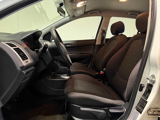 Hyundai i20 1.2i dynamic 2009 | 23-jtb-3 - afbeelding 11 van  24