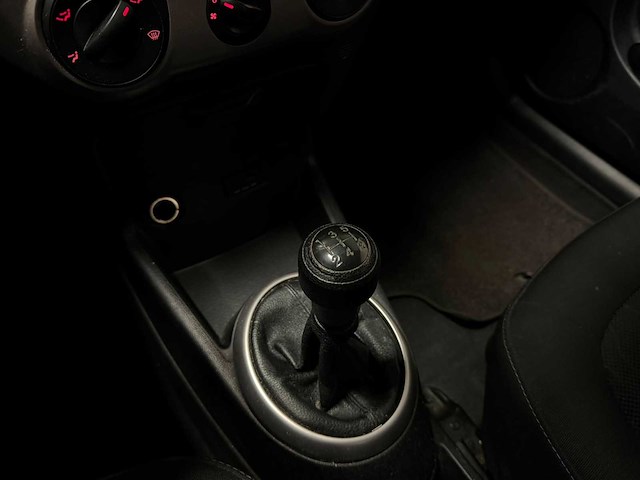 Hyundai i20 1.2i dynamic 2009 | 23-jtb-3 - afbeelding 16 van  24
