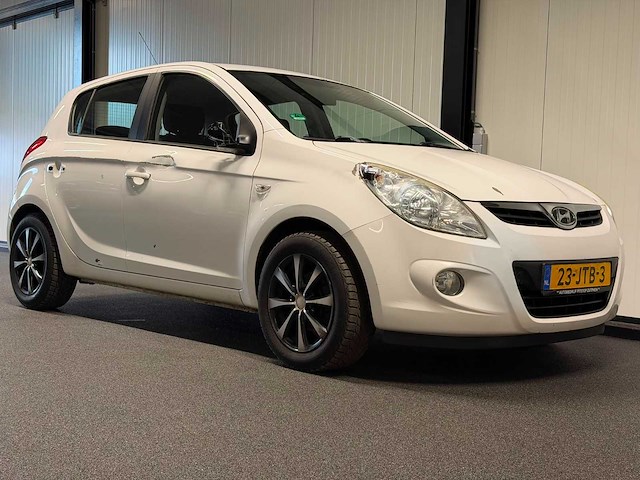 Hyundai i20 1.2i dynamic 2009 | 23-jtb-3 - afbeelding 20 van  24