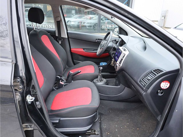 Hyundai i20 1.2i dynamic 2009, hsg-49-z - afbeelding 13 van  32