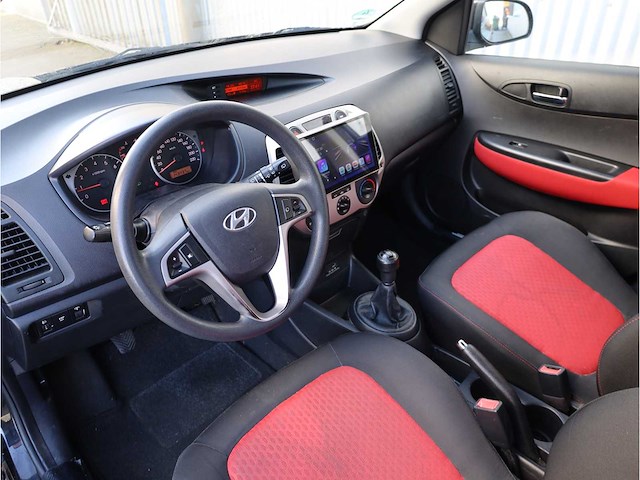 Hyundai i20 1.2i dynamic 2009, hsg-49-z - afbeelding 2 van  31