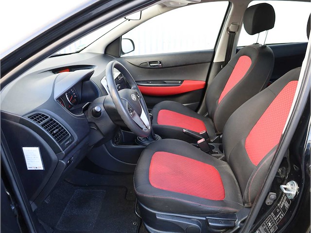 Hyundai i20 1.2i dynamic 2009, hsg-49-z - afbeelding 3 van  31