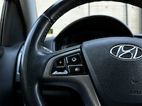 Hyundai i20 1.2i i-deal 86pk 2013 (origineel-nl), 9-sks-95 - afbeelding 31 van  43