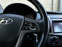 Hyundai i20 1.2i i-deal 86pk 2013 (origineel-nl), 9-sks-95 - afbeelding 13 van  43