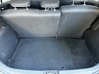 Hyundai i20 1.2i i-deal 86pk 2013 (origineel-nl), 9-sks-95 - afbeelding 19 van  43