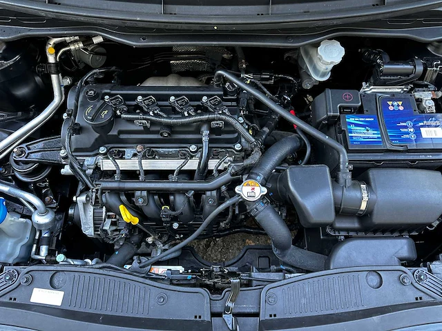 Hyundai i20 1.2i i-deal 86pk 2013 (origineel-nl), 9-sks-95 - afbeelding 20 van  43