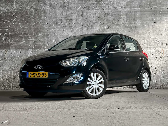 Hyundai i20 1.2i i-deal 86pk 2013 (origineel-nl), 9-sks-95 - afbeelding 17 van  43