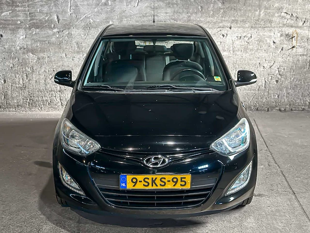 Hyundai i20 1.2i i-deal 86pk 2013 (origineel-nl), 9-sks-95 - afbeelding 26 van  43