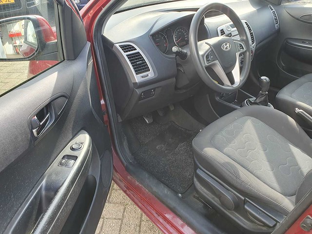 Hyundai i20 1.4i dynamicversion, 17-jkz-8 - afbeelding 6 van  9